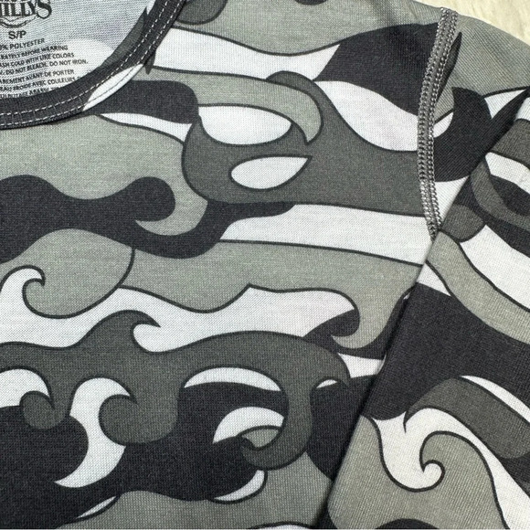 Hot Chillys Long Sleeved Thermal Base Layer Black and Gray Camouflage Sz Small - Picture 6 of 16